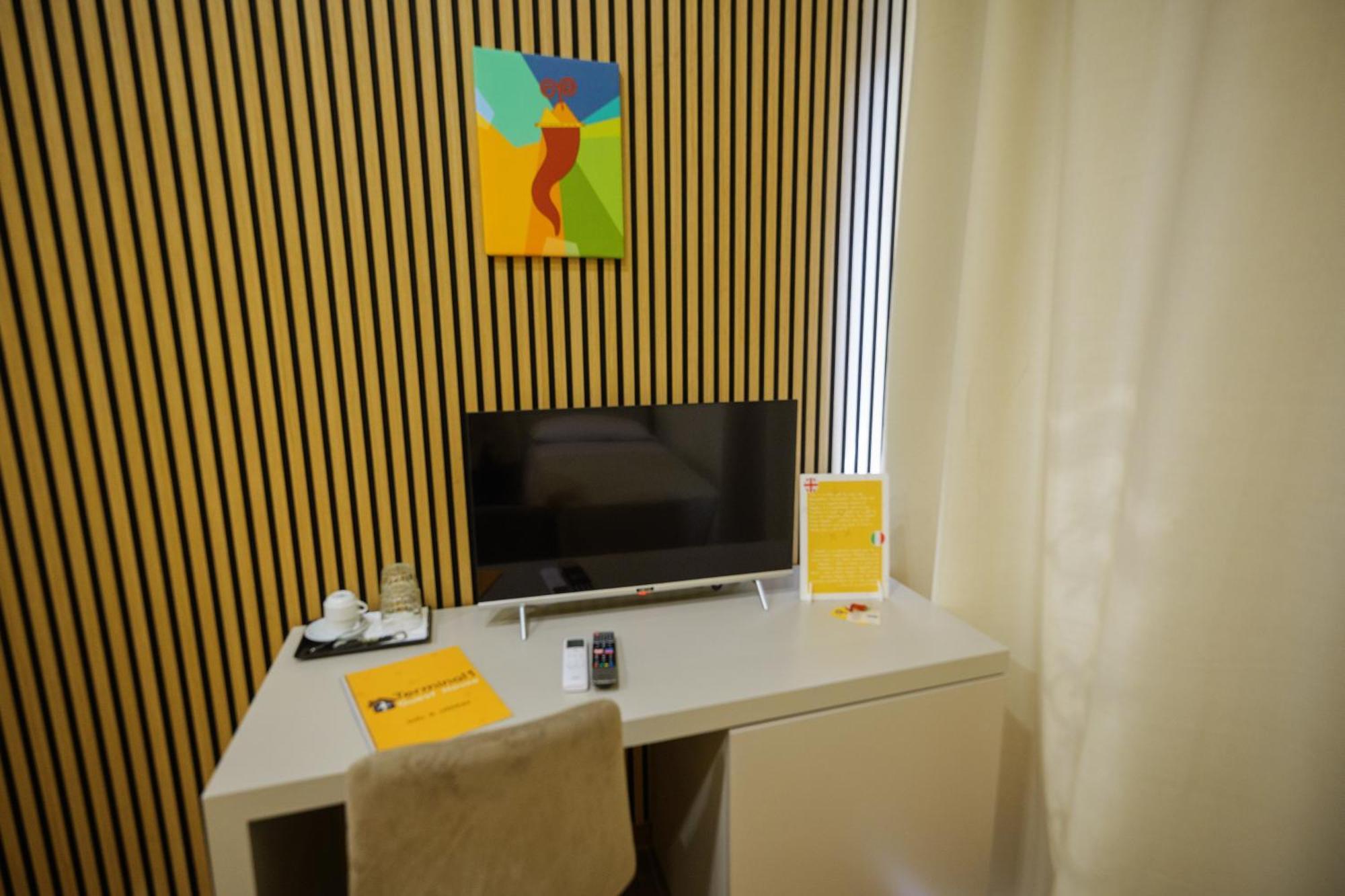 Terminal 1 Apartment *